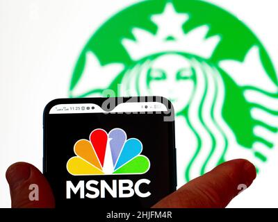 29. Januar 2022, Ukraine: In dieser Fotobilder wird das MSNBC-Logo auf einem Smartphone-Bildschirm mit dem Starbucks-Kaffee-Logo im Hintergrund angezeigt. (Bild: © Igor Golovniov/SOPA Images via ZUMA Press Wire) Stockfoto