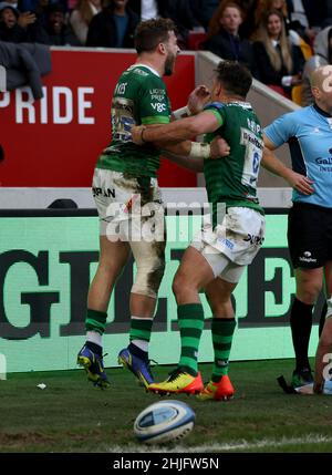 Der Londoner Ire James Stokes feiert nach dem Tor seine 2nd-er-Partie während des Spiels der Gallagher Premiership im Brentford Community Stadium, London. Bilddatum: Samstag, 29. Januar 2022. Stockfoto