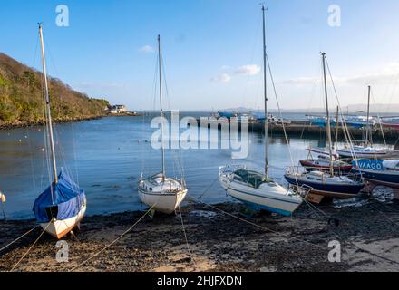 Freizeitboote in Aberdour Harbour, Fife, Schottland. Stockfoto