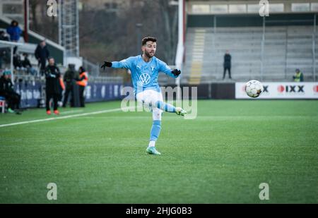 Malmoe, Schweden. 28th Januar 2022. Erdal Rakip (7) von Malmoe FF gesehen während eines Testmatches zwischen Malmoe FF und Jammerbugt FC bei Malmoe Idrottsplats in Malmoe. (Foto: Gonzales Photo/Alamy Live News Stockfoto