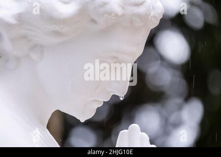 Engel weint für den Regen, Genova Municipal Cemetery, Mallorca, Balearen, Spanien Stockfoto