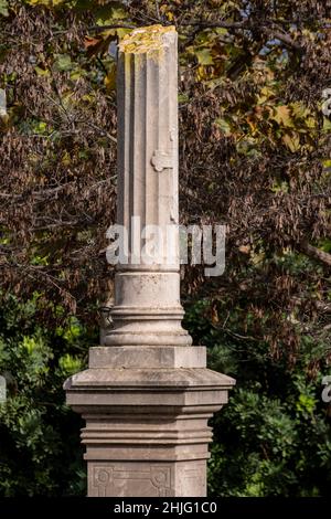 Gebrochene Säule, Symbol der unterbrochenen Existenz, Friedhof Alaró, Mallorca, Balearen, Spanien Stockfoto