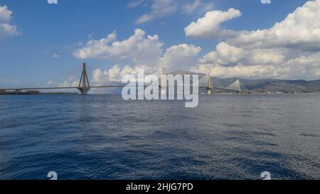 Rio - Brücke von Antirio in Rio, Achaia, Griechenland Stockfoto