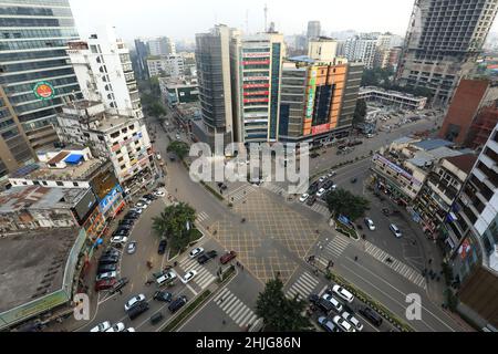 Dhaka, Bangladesch. 28th Januar 2022. Luftaufnahme des Gulshan-Kreises in Dhaka City, Bangladesch. (Foto von MD Manik/SOPA Images/Sipa USA) Quelle: SIPA USA/Alamy Live News Stockfoto