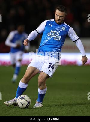 PETERBOROUGH, GROSSBRITANNIEN. JANUAR 29TH. Jack Marriott von Peterborough United in Aktion während des Sky Bet Championship-Spiels zwischen Peterborough United und Sheffield United im Weston Homes Stadium, Peterborough am Samstag, den 29th. Januar 2022. (Kredit: James Holyoak | MI News) Kredit: MI Nachrichten & Sport /Alamy Live News Stockfoto