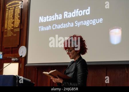 Brentwood, Großbritannien. 29th Januar 2022. Brentwood Essex 29th Jan 2022 Holocaust Trust Memorial Meeting at Brentwood County High School, Credit: Ian Davidson/Alamy Live News Stockfoto