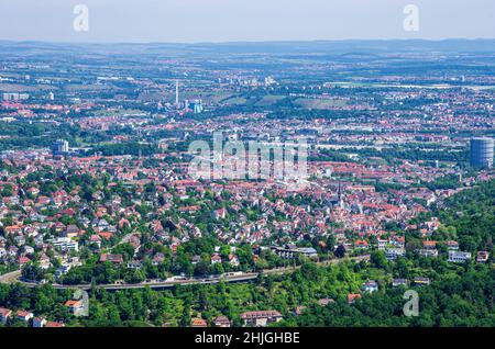 Stuttgart, Baden-Württemberg, Deutschland - 28. Mai 2017: Blick vom Fernsehturm auf die Stuttgarter Innenstadt. Stockfoto