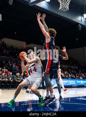 Januar 29 2022 Moraga, CA USA Alex Ducas (44) fährt zum Reifen und punktet während des NCAA Männer-Basketballspiels zwischen Pepperdine Waves und Saint Mary's Gaels. Saint MaryÕs schlug Pepperdine 81-57 im University Credit Union Pavilion Moraga Calif. Thurman James/CSM Stockfoto