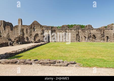 Neath Abbey Ruins (12. Jahrhundert), Neath Port Talbot, South Wales, Großbritannien Stockfoto