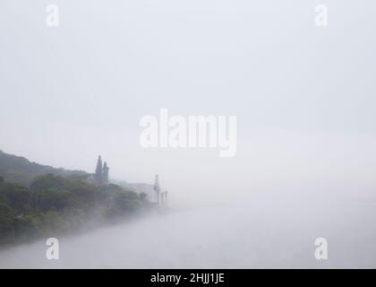 Am frühen Morgen Nebel über dem Quinera River in Beacon Bay, East London, Südafrika Stockfoto