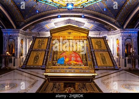 19. Dezember 2021. Region Moskau, Russland: Hauptkathedrale der russischen Streitkräfte, Innenraum der Hauptkirche der Auferstehung Christi. Stockfoto