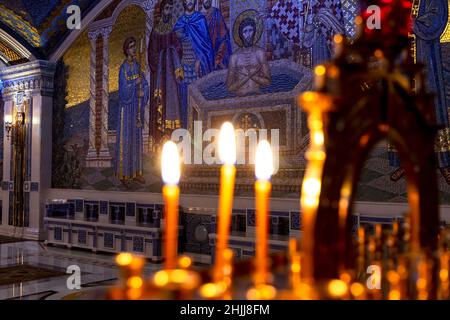 19. Dezember 2021. Region Moskau, Russland: Hauptkathedrale der russischen Streitkräfte, Innenraum der Hauptkirche der Auferstehung Christi. Stockfoto