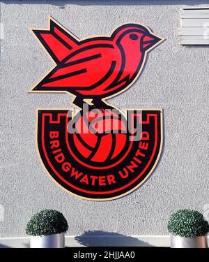 Ein Bridgwater United Clubabzeichen auf einer Wand am Boden vor dem vierten Runde des Vitality Women's FA Cup im Fairfax Park, Bridgwater. Bilddatum: Sonntag, 30. Januar 2022. Stockfoto