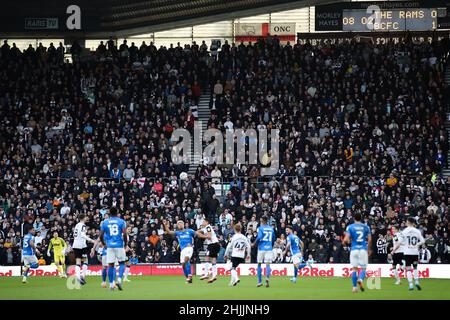 Derby, Großbritannien. 30th Januar 2022. Derby County Fans auf den Tribünen während des Sky Bet Championship Spiels im Pride Park Stadium, Derby. Bildnachweis sollte lauten: Isaac Parkin/Sportimage Kredit: Sportimage/Alamy Live News Stockfoto