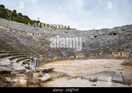 Perge Amphitheater Ruine an der antiken Stadt archäologischen Stätte in Antalya, Türkei. Perge war eine wichtige griechische und römische antike Stadt. Stockfoto