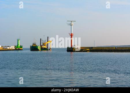 Die Mündung des Hafens in Wladysławowo. Ostsee, Polen Stockfoto