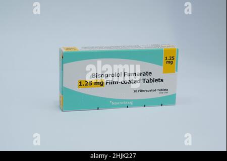 Ein Bild einer Schachtel Bisoprolol Fumarate 2,5mg auf weißem Hintergrund Stockfoto