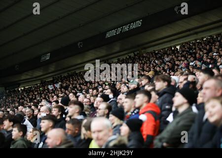 Derby, Großbritannien. 30th Januar 2022. Derby County Fans auf den Tribünen während des Sky Bet Championship Spiels im Pride Park Stadium, Derby. Bildnachweis sollte lauten: Isaac Parkin/Sportimage Kredit: Sportimage/Alamy Live News Stockfoto