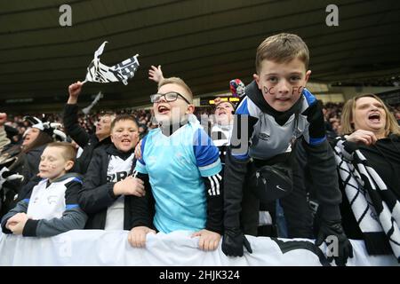 Derby, Großbritannien. 30th Januar 2022. Fans von Derby County nach dem Spiel der Sky Bet Championship im Pride Park Stadium, Derby. Bildnachweis sollte lauten: Isaac Parkin/Sportimage Kredit: Sportimage/Alamy Live News Stockfoto