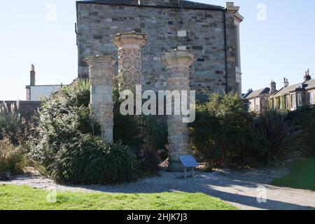 Portobello Pillars in den Community Gardens am Portobello Beach in Edinburgh, Schottland Stockfoto