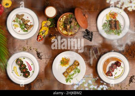 Chicken Kebab, Hammelfleisch Biryani, Paneer Tikka und Chicken Tikka indische, nicht-vegetarisch-Tandoor-Küche. Stockfoto