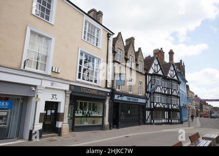 Cirencester, Gloucestershire, UK 05 15 2020 Geschäfte und Restaurants in Cirencester, Gloucestershire, UK Stockfoto