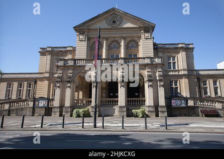 Das Rathaus im Stadtzentrum von Cheltenham in Gloucestershire in Großbritannien Stockfoto