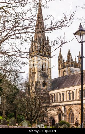 Llandaff Kathedrale im Winter Stockfoto