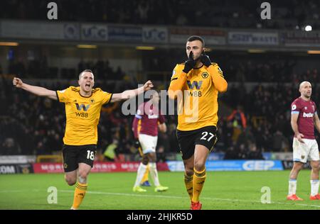 Wölfe Fußballspieler Romain Saiss feiert sein Ziel Wolverhampton Wanderers gegen West Ham im Molineux Stadium 29/01/2019 - English Premier League Stockfoto