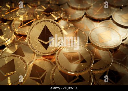 3D Darstellung von Nahaufnahme von Metall-Ethereum-Kryptowährungsmünzen, elektronisches dezentrales Geldkonzept Stockfoto