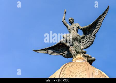 Ganymede, ursprünglich Trojaner, weckte die Liebe von Zeus, der ihn mit Hilfe eines Adlers entführt hatte, um ihn zum Olymp zu tragen. Ganymede, die dem dr dienen würde Stockfoto