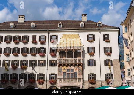 Innsbruck, Österreich - 22. September 2021:Blick auf das Goldene Dachl in Innsbruck, Österreich Stockfoto