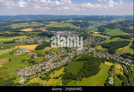 Luftaufnahme, Ortsansicht Bonzel, Lennestadt, Sauerland, Nordrhein-Westfalen, Deutschland, DEU, Europa, Fernsicht, Grundsteuer, Immobilien, Luftaufnahmen Stockfoto