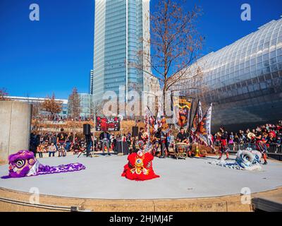 Oklahoma, JAN 29 2022 - Sonnenansicht des Löwentanzes beim Lunar New Year Festival Stockfoto