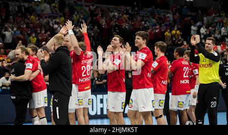 Budapest, Ungarn, 30th. Januar 2022. Die Spieler Dänemarks feiern den Sieg beim EHF EURO 2022, 3rd Place Match der Männer zwischen Frankreich und Dänemark in Budapest, Ungarn. 30. Januar 2022. Kredit: Nikola Krstic/Alamy Stockfoto