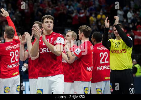 Budapest, Ungarn, 30th. Januar 2022. Die Spieler Dänemarks feiern den Sieg beim EHF EURO 2022, 3rd Place Match der Männer zwischen Frankreich und Dänemark in Budapest, Ungarn. 30. Januar 2022. Kredit: Nikola Krstic/Alamy Stockfoto