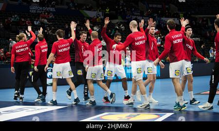 Budapest, Ungarn, 30th. Januar 2022. Die Spieler Dänemarks wärmen sich während des EHF-EM 2022, 3rd Place Match zwischen Frankreich und Dänemark in Budapest, Ungarn, auf. 30. Januar 2022. Kredit: Nikola Krstic/Alamy Stockfoto