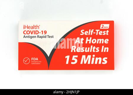 IHealth Covid-19 Schnelltest-Kit für Homesantigen. Selbsttest zu Hause Ergebnisse in 15 Minuten - Kalifornien, USA - 2022 Stockfoto