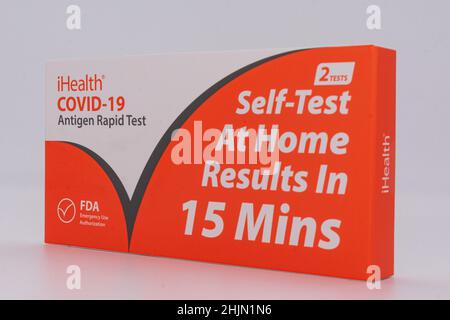 IHealth Covid-19 Schnelltest-Kit für Homesantigen. Selbsttest zu Hause Ergebnisse in 15 Minuten - Kalifornien, USA - 2022 Stockfoto