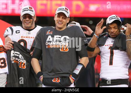 Kansas City, Kansas, USA. 30th Januar 2022. KANSAS CITY, MO - JANUAR 30: Cincinnati Bengals Quarterback Joe Burrow (9) lächelt nach dem AFC-Championship-Spiel zwischen den Cincinnati Bengals und den Kansas City Chiefs Credit: Action Plus Sports/Alamy Live News Stockfoto