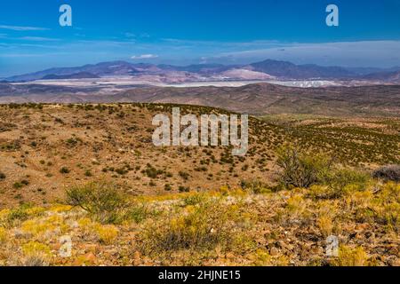 Phelps Dodge Morenci Tagebau-Kupfermine im distrikt, hinter den White Mountains, von Black Hills Back Country Byway, Black Hills, in der Nähe von Clifton, Arizona, USA Stockfoto