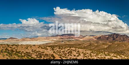 Phelps Dodge Morenci Tagebau-Kupfermine im distrikt, hinter den White Mountains, von Black Hills Back Country Byway, Black Hills, in der Nähe von Clifton, Arizona, USA Stockfoto