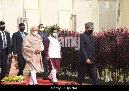 Präsident RAM Nath Kovind, gefolgt von Premierminister Narendra Modi bei der Präsidentenprozession am Eröffnungstag der Haushaltssitzung des Parlaments, am Montag, den 31. Januar, in Neu-Delhi, Indien, 2022. Foto von Sondeep Shankar Stockfoto