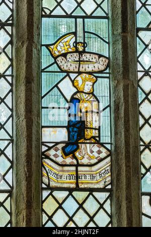 Buntglasfenster mit Darstellung des abgesetzten Königs Edward V., einer der beiden Fürsten im Turm, von Richard III. Ermordet Coldridge, Devon Stockfoto
