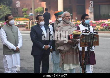 Neu-Delhi, Indien. 31st Januar 2022. Premierminister Narendra Modi spricht am Eröffnungstag der Haushaltssitzung des Parlaments zu den Medien. (Bild: © Sondeep Shankar/Pacific Press via ZUMA Press Wire) Stockfoto