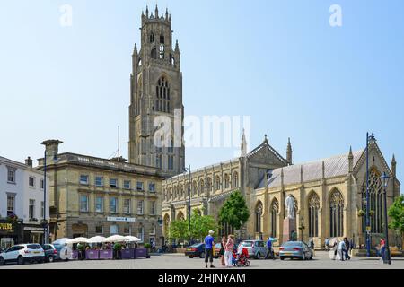 St Botolph Kirche (Boston Stump) aus dem Market Place, Boston, Lincolnshire, England, Vereinigtes Königreich Stockfoto