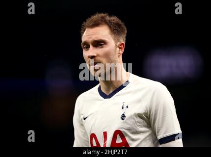 Datei-Foto vom 14-01-2020 von Tottenham Hotspur's Christian Eriksen, der sieben Monate nach einem Herzstillstand von Euro 2020 wieder in der Premier League ist. Stockfoto