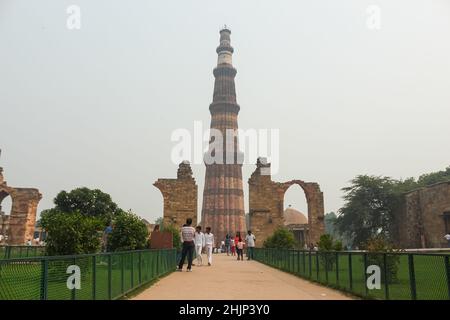 Angles of Qutub Minar Monuments, Delhi, Indien. Stockfoto