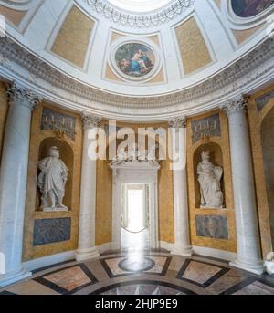 Die Rotunda im Lazienki Palast auf der Insel im Lazienki Park - Warschau, Polen Stockfoto