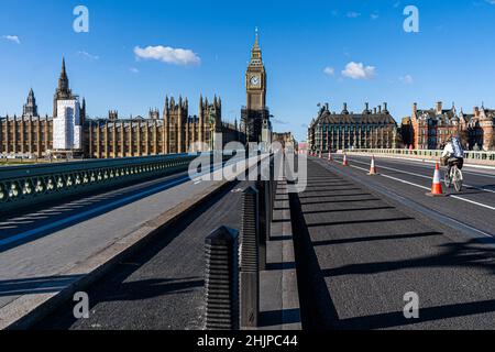 WESTMINSTER LONDON, GROSSBRITANNIEN. 31. Januar 2022. Die Häuser des Parlaments badeten an einem kalten und stürmischen Tag in London in Sonnenschein. Kredit: amer ghazzal/Alamy Live Nachrichten Stockfoto